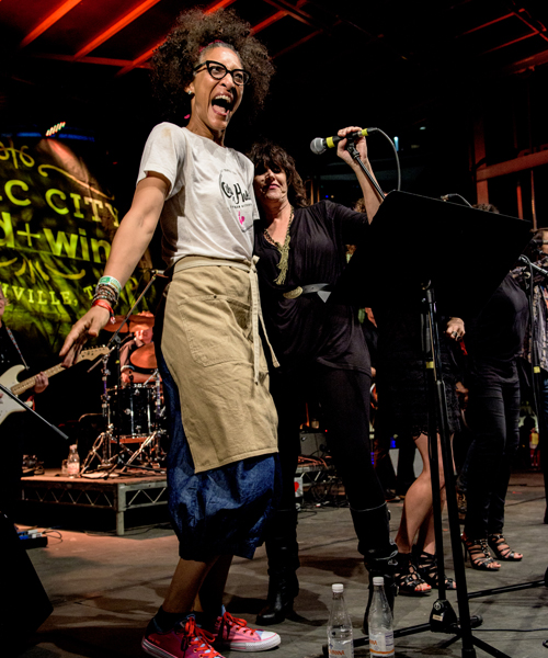 Chef Carla Hall spontaneously joins 