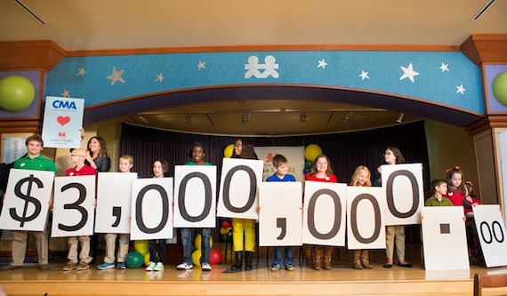 With patients of the Monroe Carell Jr. Childrens Hospital at Vanderbilt, Hillary Scott of Lady Antebellum announces a $ 3 million gift from the Country Music Association that will help add four new floors to the hospital. 