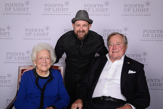 Pictured (L-R): Former first lady Barbara Bush, Kristian Bush and former President George H. W. Bush. Photo: Points of LIght