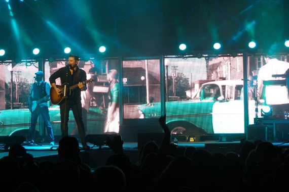 Chris Young performs at Nashville's Ascend Amphitheater (Aug. 31).