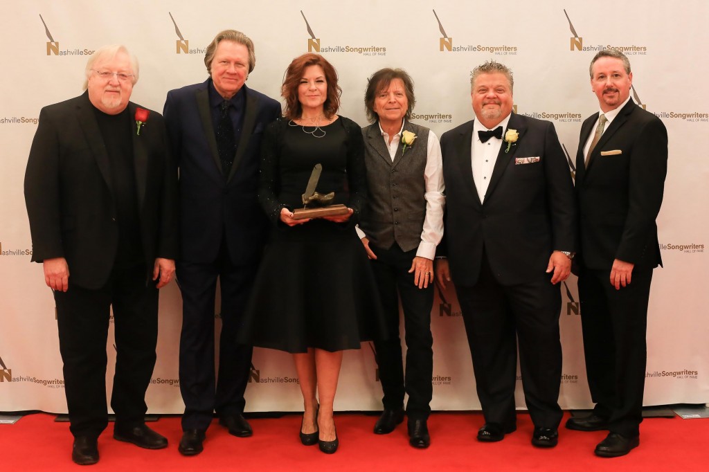 Pictured (L-R): NaSHOF board chair Pat Alger; Inductees Mark James, Rosanne Cash, Even Stevens and Craig Wiseman and NaSHOF Executive Director Mark Ford. 