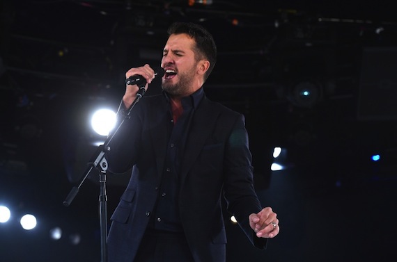 Luke Bryan performs at the BMI Country Awards. Photo: BMI.com