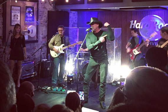 Trace Adkins performs at the 6th Annual Broken Bow Label Group CMA Pre-Party. Photo: instagram.com/bbrmusicgroup