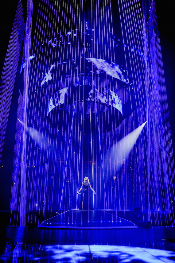 Carrie Underwood closes the show with "Something In The Water."