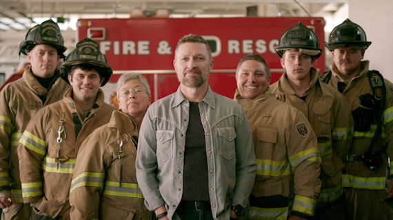 Craig Morgan poses with first responders for new Kidde campaign.