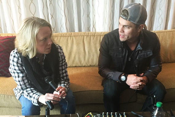 Pictured (L-R): Dustin Lynch with Lia Knight.