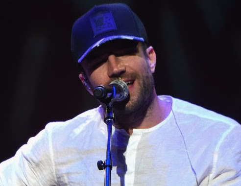 Sam Hunt performance of "Girl Crush." Photo: Rick Diamond, Getty Images