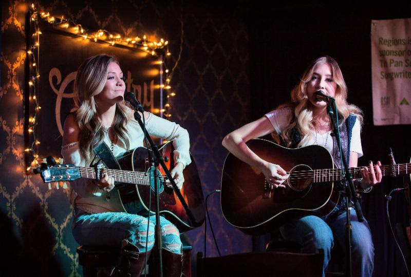 Maddie & Tae's Tae Dye (l.) and Maddie Marlow (r.) at The Country early show. 