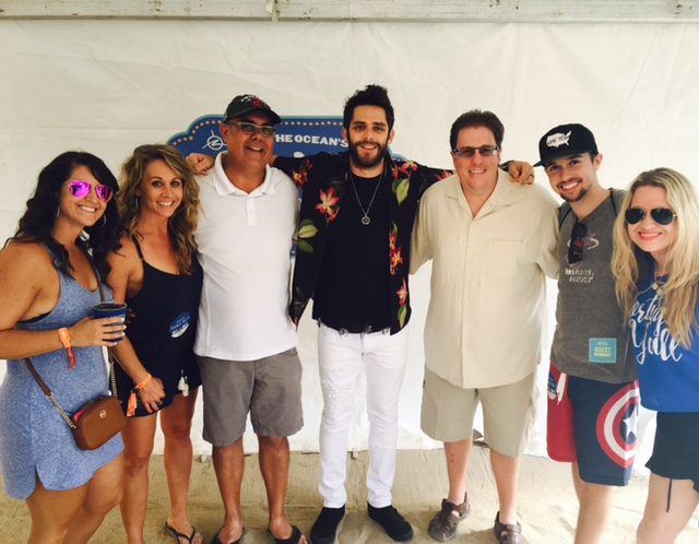 Pictured (L-R): Carla Perez, Launa Phillips (WFUS/Tampa), Sammy Cruise (WIRK/West Palm Beach), Thomas Rhett, Rob Morris (WKIS/Miami), Tim Conlon (WKIS/Miami), Ashley Sidoti 