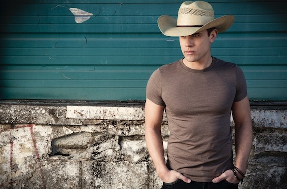 Dustin Lynch