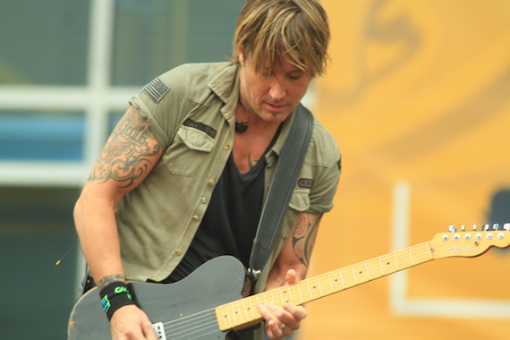 Keith Urban Free Bridgestone Concert 5.9.16 (C) Moments By Moser Photography