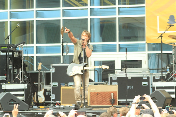 Keith Urban Free Bridgestone Concert 5.9.16 (C) Moments By Moser Photography