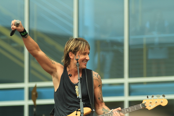 Keith Urban Free Bridgestone Concert 5.9.16 (C) Moments By Moser Photography