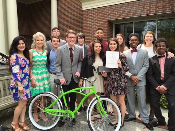 Pictured: Region Bank's Lisa Harless with students of the Creative and Performing Arts, Germantown High School, Germantown, TN. 