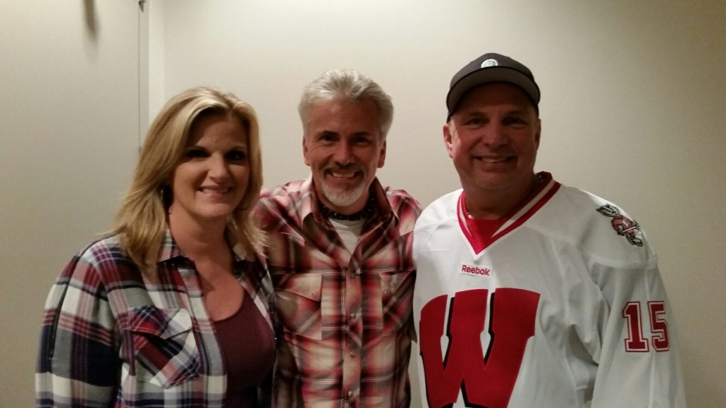 Steve Summers with Trisha Yearwood and Garth Brooks