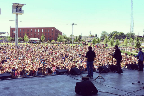 Photo: @chrisyoungmusic