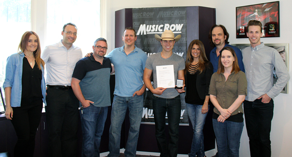 Pictured (L-R): Molly Hannulal Craig Shelburne; Neil Vance, L3 Management; Troy Stephenson; Dustin Lynch; Lee Adams, VP Promotion, Broken Bow Records; Sherod Robertson; Jessica Nicholson; Eric T. Parker.