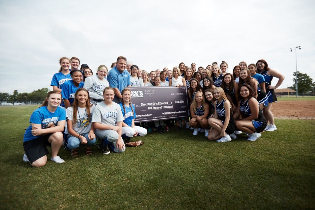 Carrie Underwood presents first Sports Matter grant of $100,000 to girls sports teams in her hometown of Checotah, Oklahoma 