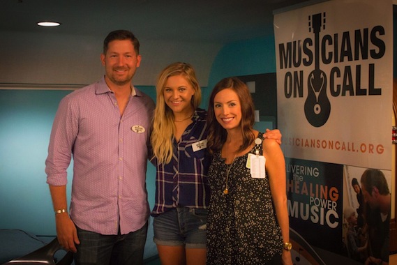 Pictured (L-R): Pete Griffin, President, Musicians On Call; Kelsea Ballerini; Julie Schwarz, Child Life Zone Coordinator, Phoenix Children's Hospital