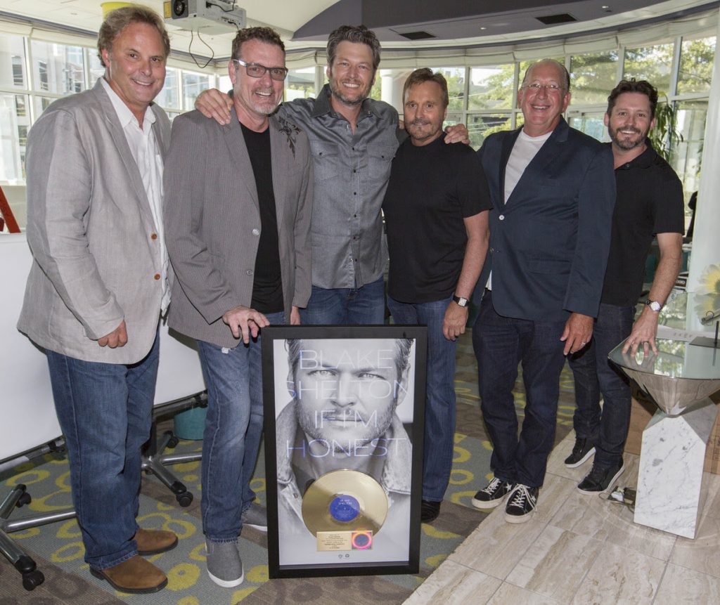 Pictured (L-R): Producer Scott Hendricks, Warner Music Nashville CMO Peter Strickland, Blake Shelton, Starstruck Management Group's Narvel Blackstock, Warner Music Nashville Chairman/CEO John Esposito, Starstruck Management Group's Brandon Blackstock. Photo: Ed Rode for ASCAP 