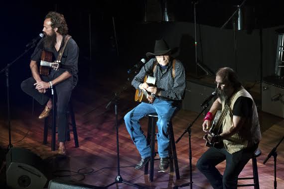 Pictured (L-R): Sam Beam, Ramblin' Jack Elliott, Steve Earle. Photo: Steve Lowry/Ryman Archives