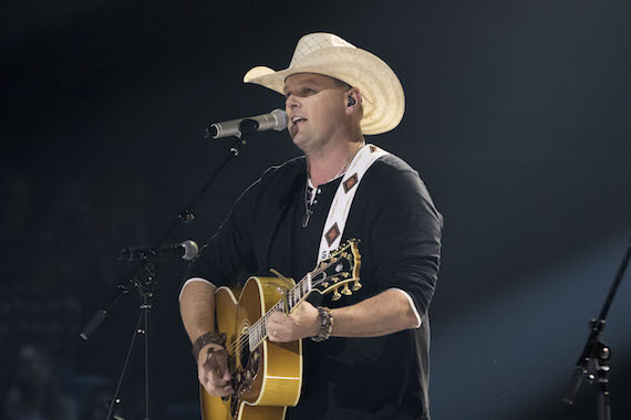 Gord Bamford performs. Photo: Grant W. Martin Photography