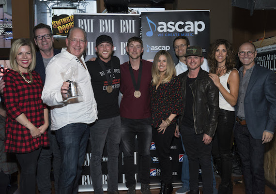 Pictured (L-R): Warner Music Group's (WMG) Katie Bright, WMG's Peter Strickland, WMG's John Esposito, Cole Swindell, Ashley Gorley, WMG's Cris Lacy, WMG's Chad Schultz, WMG's Justin Luffman, KP Entertainment's Kerri Edwards, WMG's Wes Vause. Photo: Steve Lowry