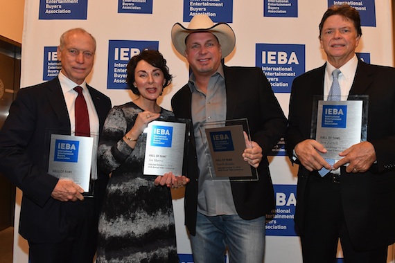 Pictured (L-R): Bob Doyle, IEBA Executive Director Pam Matthews, Garth Brooks, Ben Farrell. Photo: Getty Images