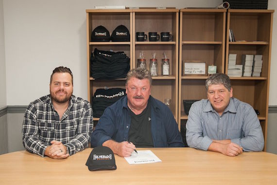 Pictured (L-R): Aaron Chesling, A&R, Silverado Records; Joe Diffie; Jeff Lysyczyn, co-manager. Photo: Hunter Berry